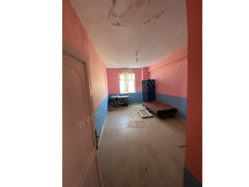 SELÇUKLU MAHALLESİNDE SATILIK YURT BİNASI
