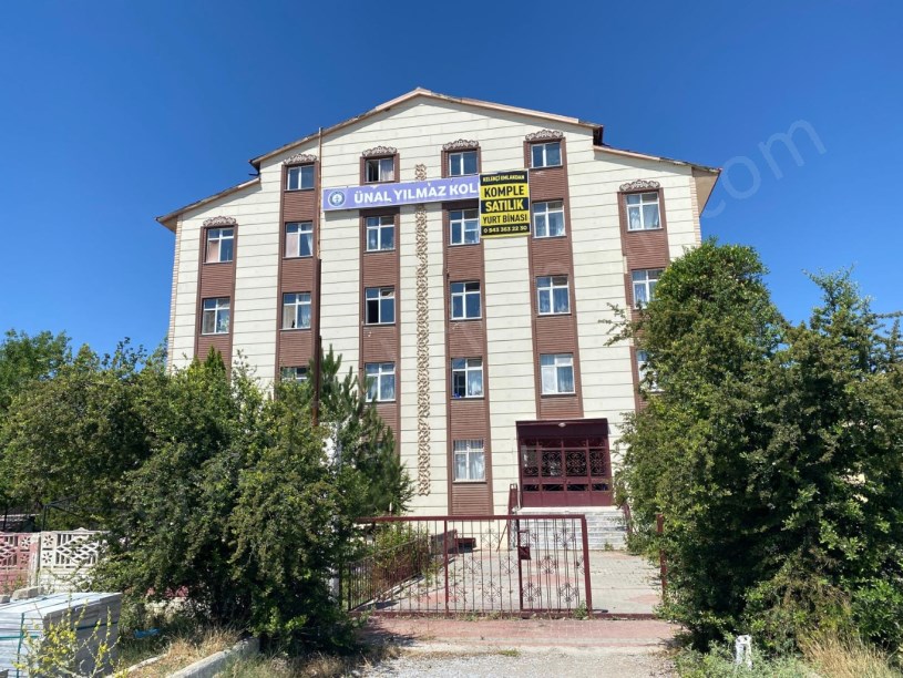 SELÇUKLU MAHALLESİNDE SATILIK YURT BİNASI