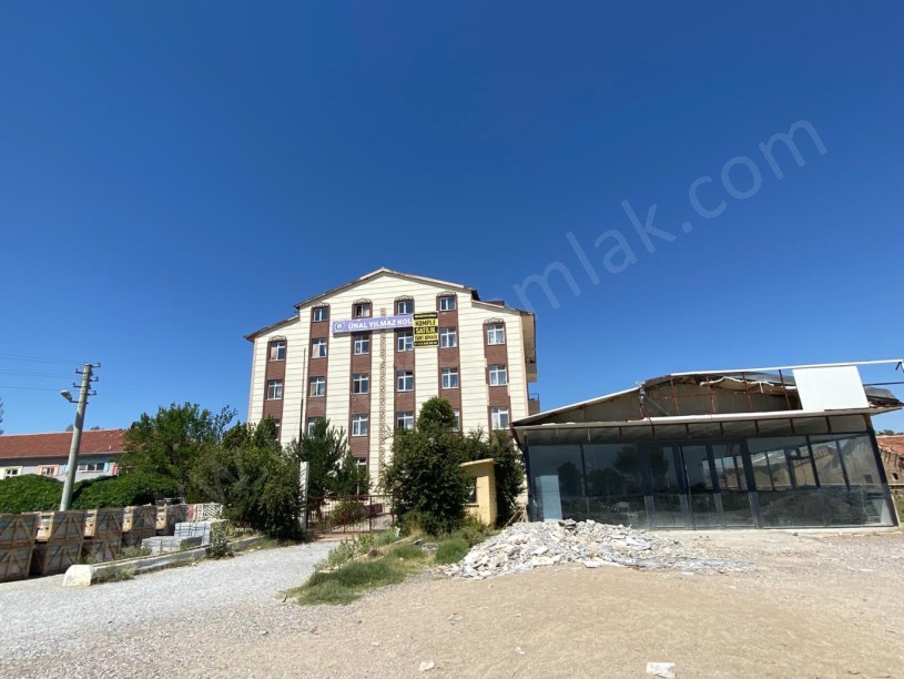 SELÇUKLU MAHALLESİNDE SATILIK YURT BİNASI