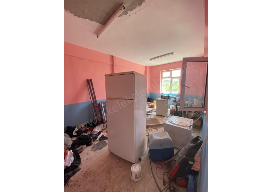 SELÇUKLU MAHALLESİNDE SATILIK YURT BİNASI