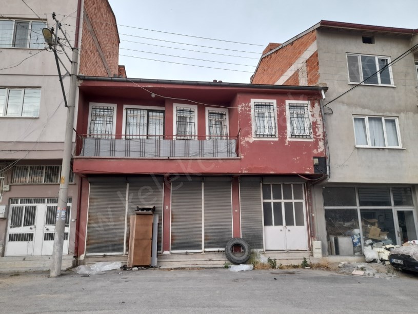 PERŞEMBE PAZARINDA DÜKKAN+MESKEN