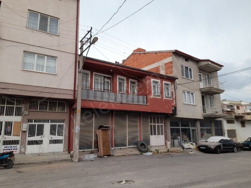 PERŞEMBE PAZARINDA DÜKKAN+MESKEN
