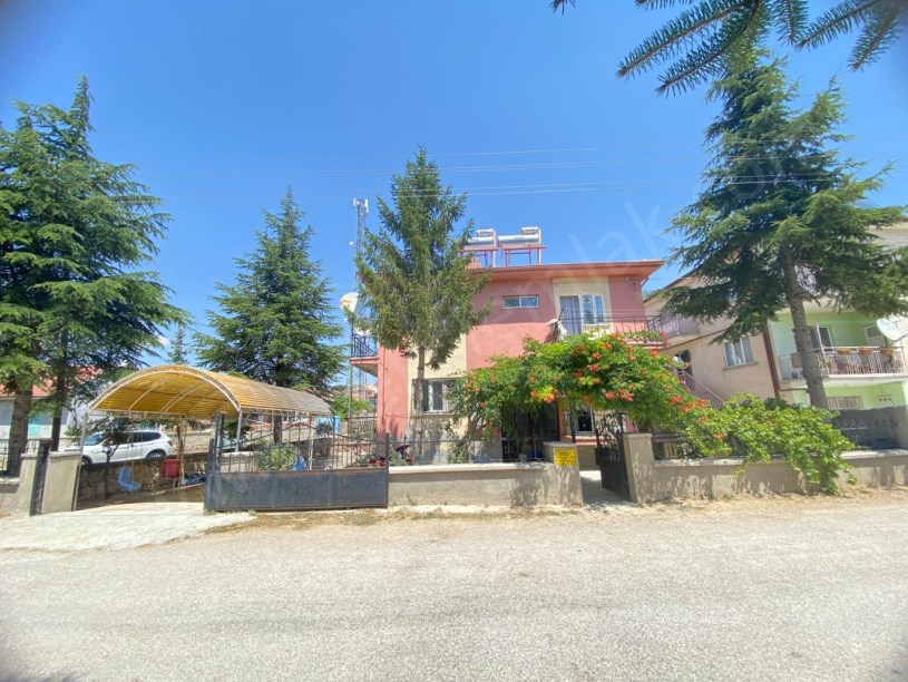BAĞLARÜSTÜ  LEVENT CADDESİNDE MÜSTAKİL BİNA