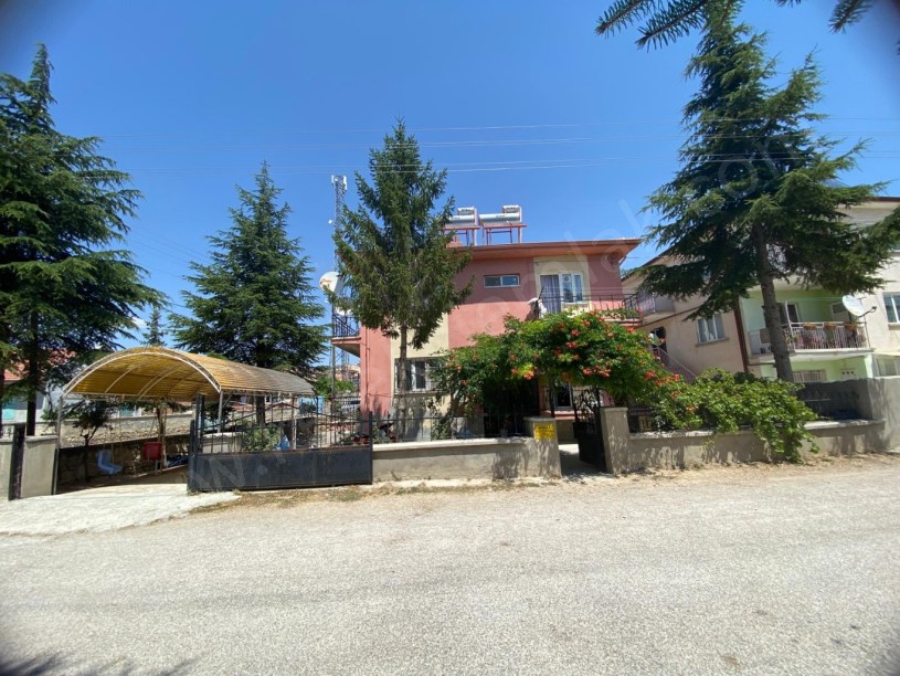 BAĞLARÜSTÜ  LEVENT CADDESİNDE MÜSTAKİL BİNA