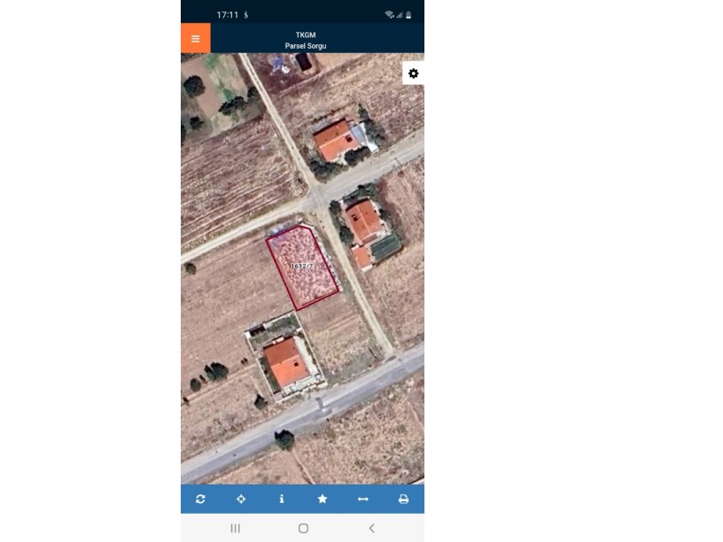 KIRKGÖZ MAHALLESİNDE KÖŞE BAŞINDA ARSA