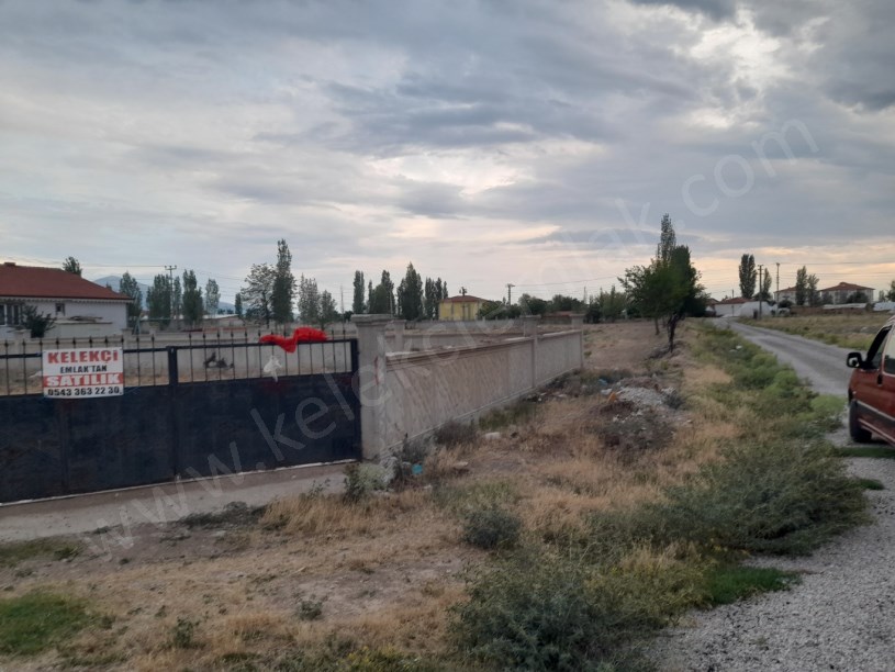 KIRKGÖZ MAHALLESİNDE KÖŞE BAŞINDA ARSA