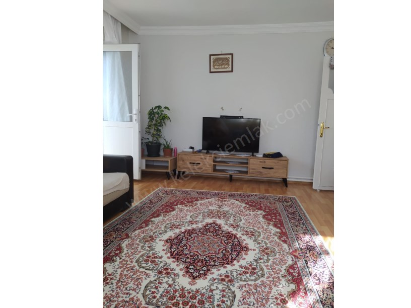 KONAK MAHALLESİ REGAİP CADDESİNDE TEK KATLI MÜSTAKİL EV