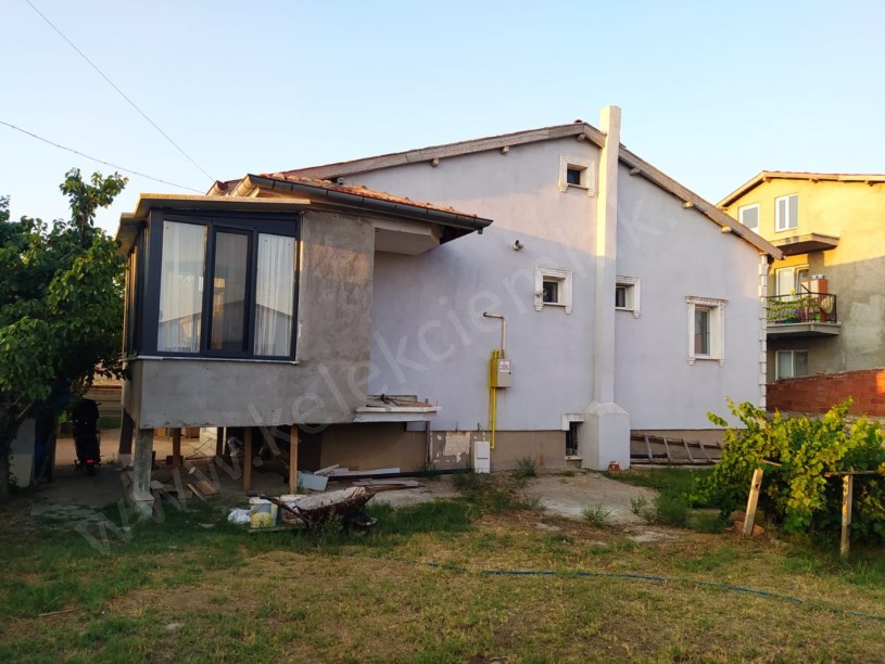 KONAK MAHALLESİ REGAİP CADDESİNDE TEK KATLI MÜSTAKİL EV