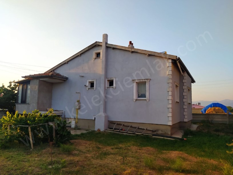 KONAK MAHALLESİ REGAİP CADDESİNDE TEK KATLI MÜSTAKİL EV