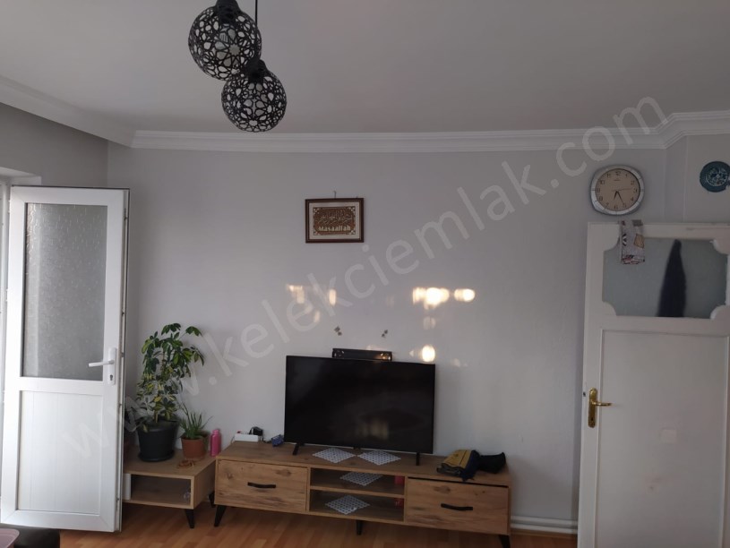 KONAK MAHALLESİ REGAİP CADDESİNDE TEK KATLI MÜSTAKİL EV