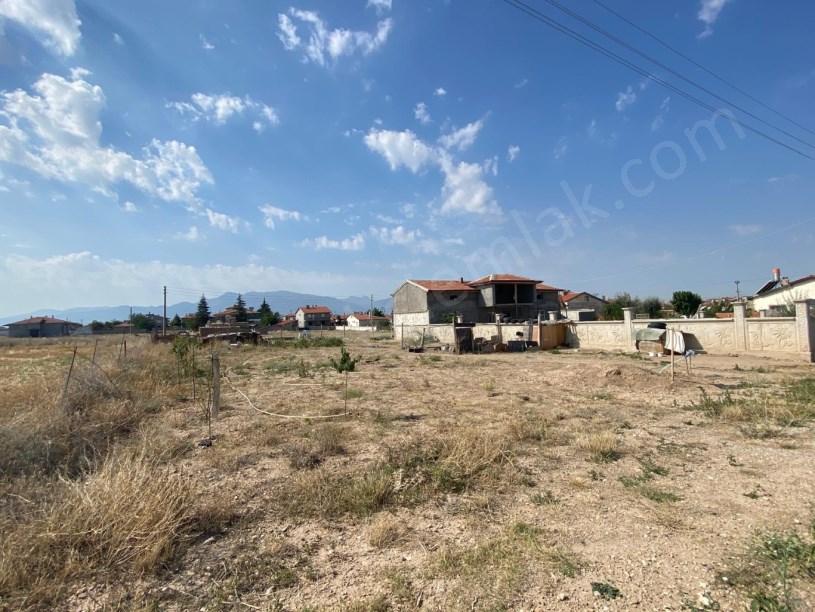 KALE MAHALLESİ SELÇUK SOKAKTA ARSA