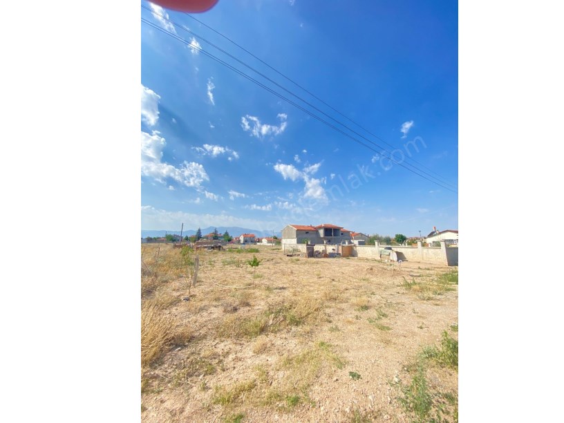 KALE MAHALLESİ SELÇUK SOKAKTA ARSA