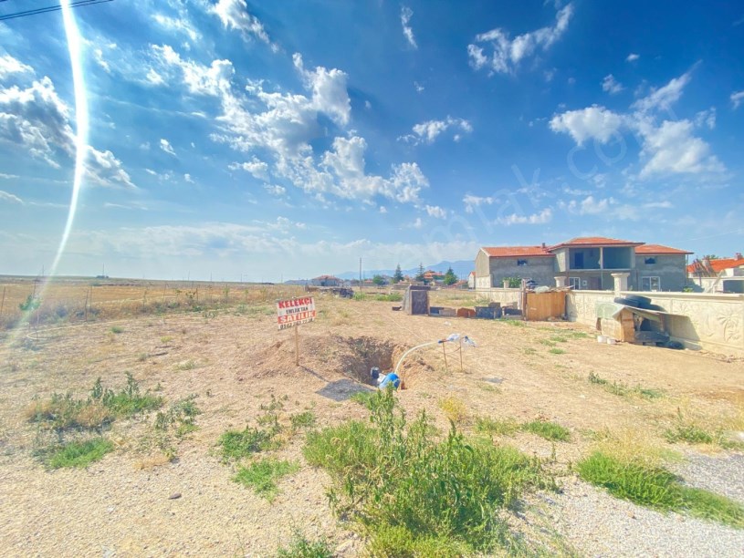KALE MAHALLESİ SELÇUK SOKAKTA ARSA