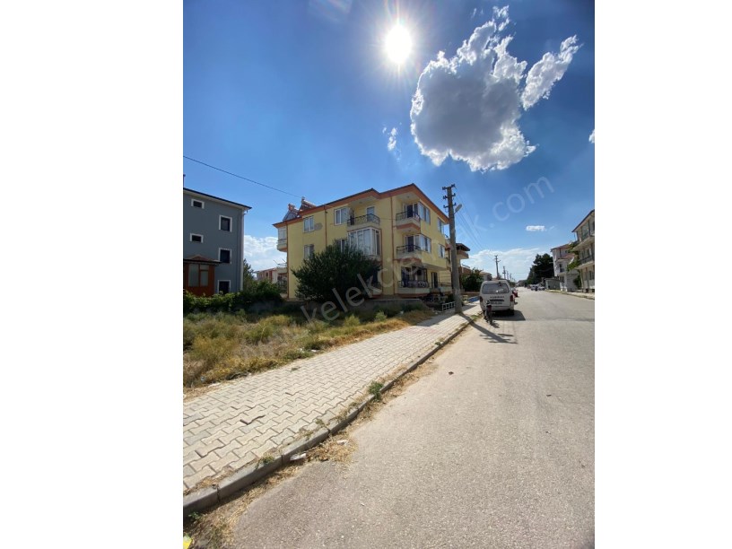 KÜTÜPHANE ARKASINDA SATILIK 3+1 DAİRE