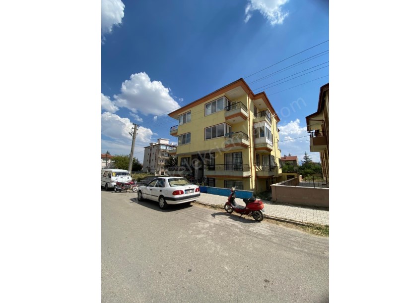 KÜTÜPHANE ARKASINDA SATILIK 3+1 DAİRE