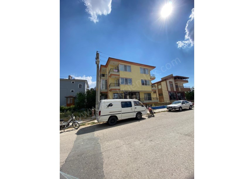 KÜTÜPHANE ARKASINDA SATILIK 3+1 DAİRE