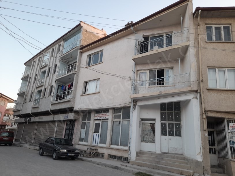 ÇARŞI MERKEZDE DÜKKAN+MESKEN
