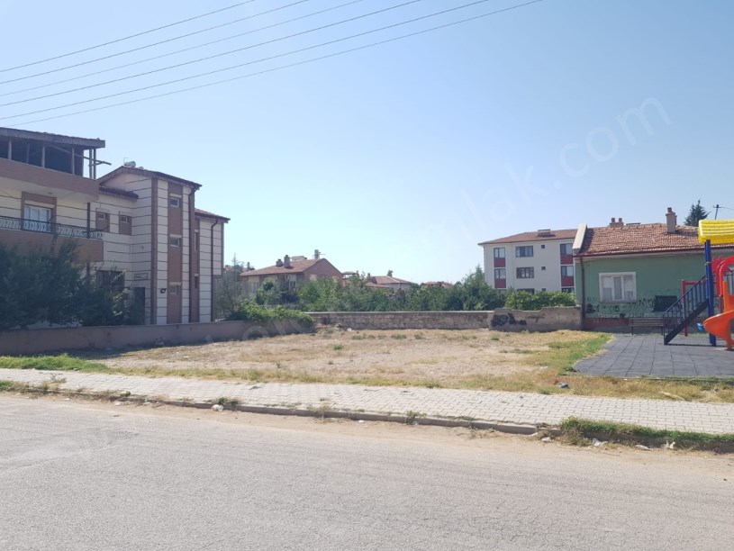 YENİ MAHALLE LİBAS SOKAKTA ARSA