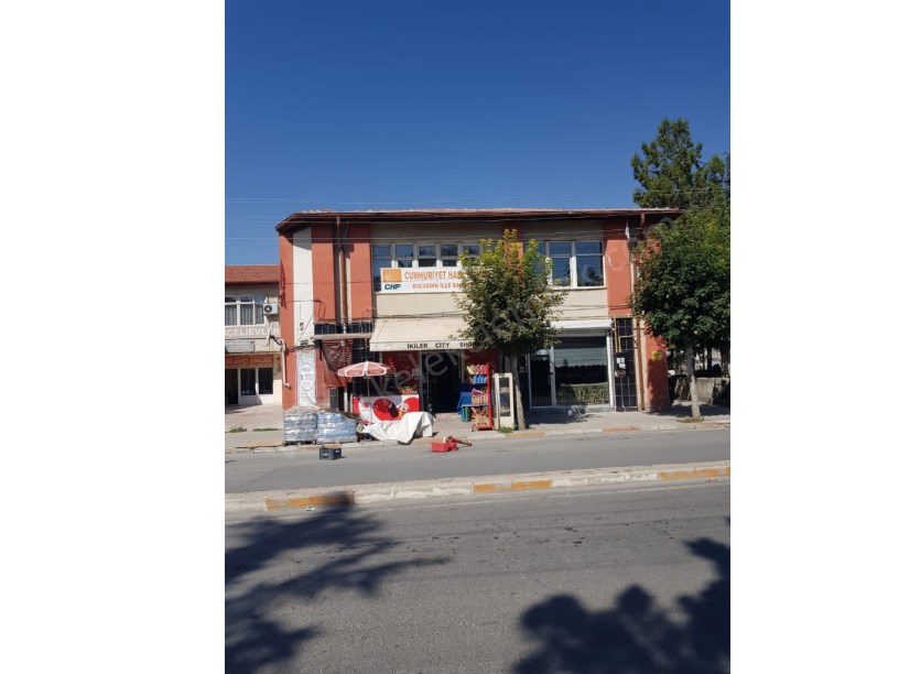 İSTASYON CADDESİNDE BAHÇELİEVLER İŞ MERKEZİNDE BÜRO