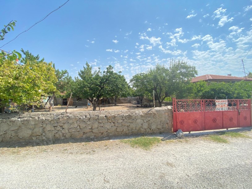 BAĞLARÜSTÜ MAHALLESİ SAĞLIK SOKAKTA ARSA