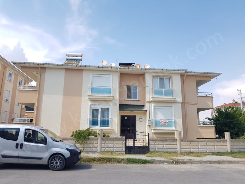 KONAK MAHALLESİ SARAY CADDESİNDE SATILIK 2+1