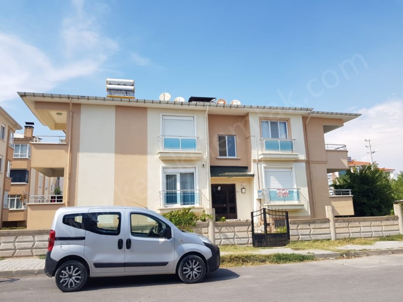 KONAK MAHALLESİ SARAY CADDESİNDE SATILIK 2+1