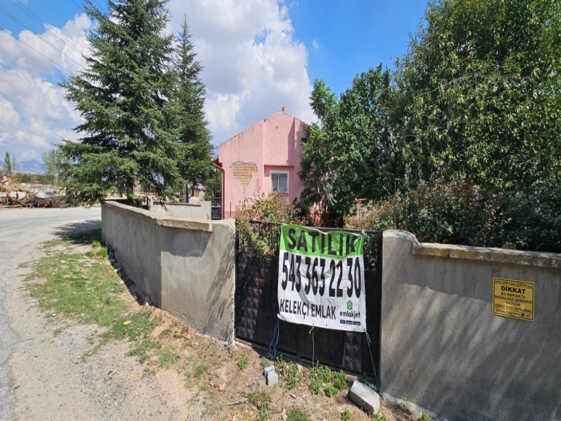 YAKUPŞEVKİ PAŞA MAHALLESİNDE CEMALİOĞLU CAMİİ YANINDA MÜSTAKİL EV VE ARSA