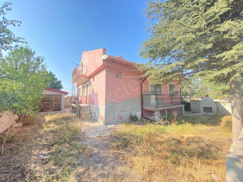 YAKUPŞEVKİ PAŞA MAHALLESİNDE CEMALİOĞLU CAMİİ YANINDA MÜSTAKİL EV VE ARSA