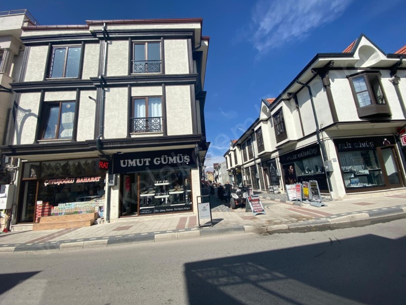 ÇARŞI MERKEZDE KOYUNCULAR PASAJINDA KİRALIK 1+1