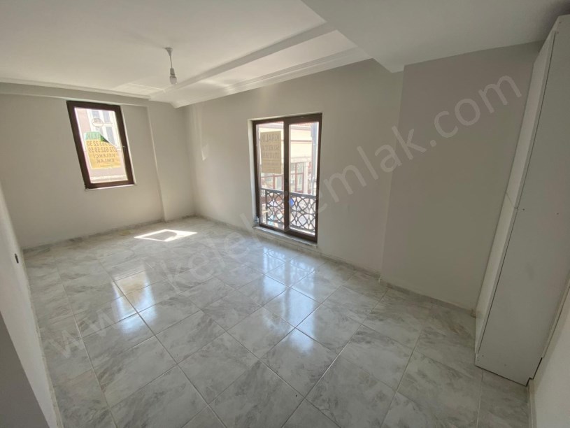 ÇARŞI MERKEZDE KOYUNCULAR PASAJINDA KİRALIK 1+1
