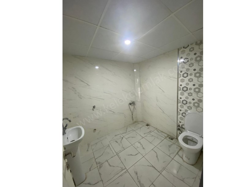 ÇARŞI MERKEZDE KOYUNCULAR PASAJINDA KİRALIK 1+1