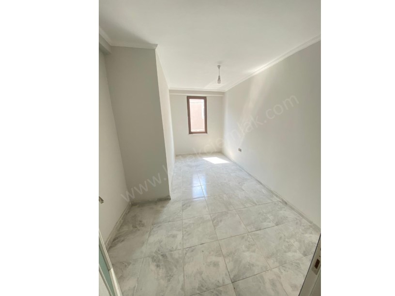 ÇARŞI MERKEZDE KOYUNCULAR PASAJINDA KİRALIK 1+1