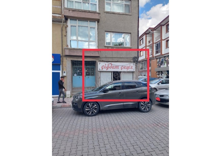 İSTASYON CADDESİNDE SATILIK DÜKKAN