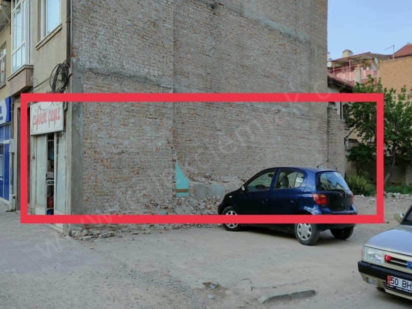 İSTASYON CADDESİNDE SATILIK DÜKKAN