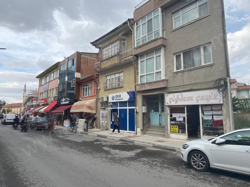 İSTASYON CADDESİNDE SATILIK DÜKKAN