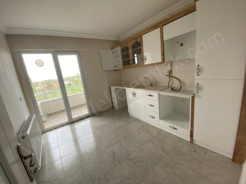 AKCAN PARKI KARŞISINDA YİĞİTEVLER APARTMANINDA SATILIK 2+1