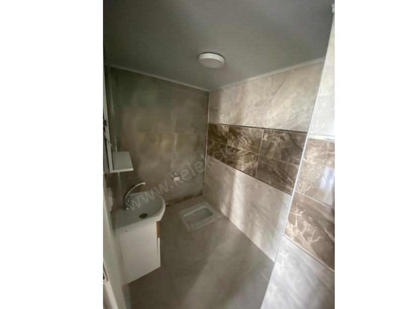AKCAN PARKI KARŞISINDA YİĞİTEVLER APARTMANINDA SATILIK 2+1