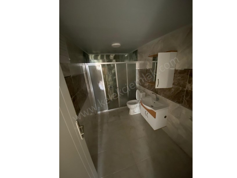 AKCAN PARKI KARŞISINDA YİĞİTEVLER APARTMANINDA SATILIK 2+1