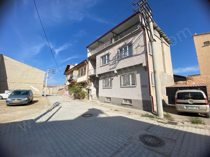 KIRKLAR MAHALLESİ NARİN SOKAKTA KOMPLE MÜSTAKİL BİNA