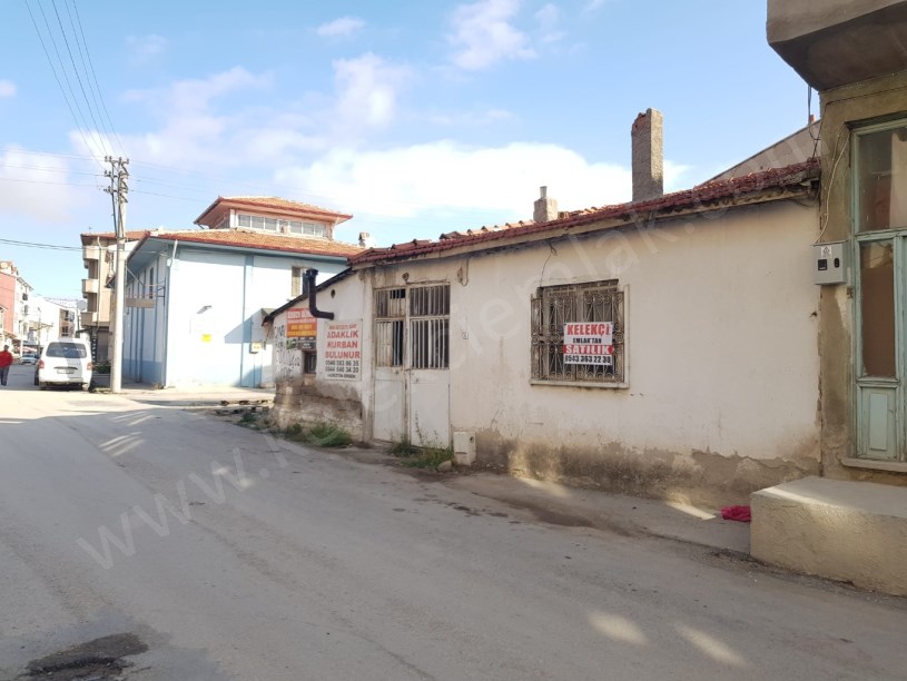 BÜYÜK HAMAM YANINDA ARSA
