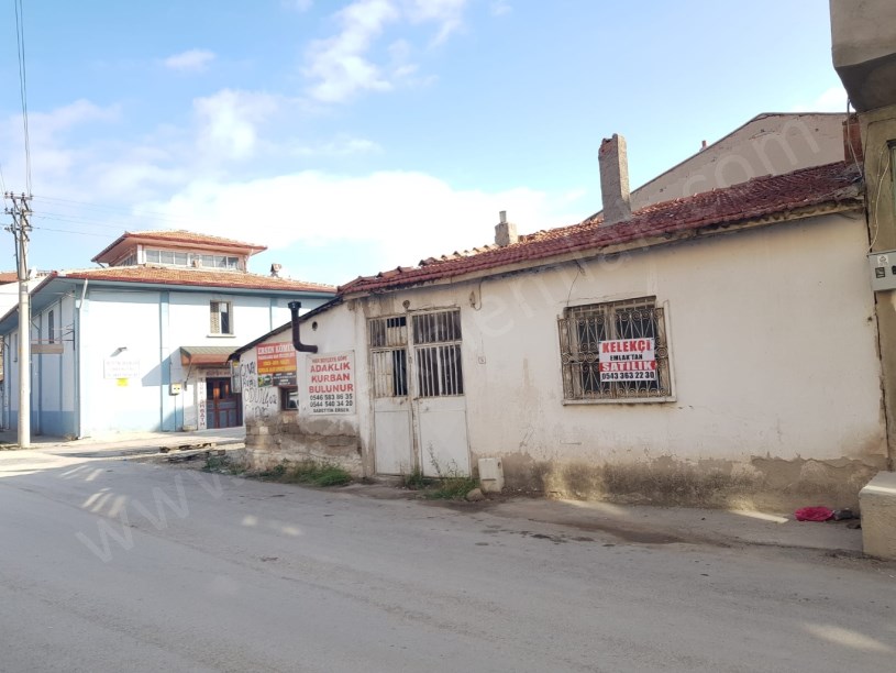 BÜYÜK HAMAM YANINDA ARSA