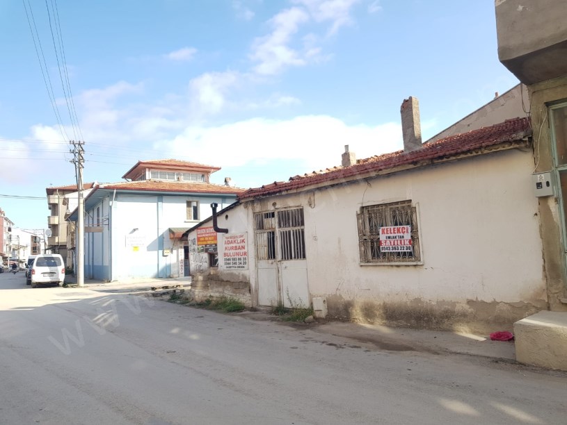 BÜYÜK HAMAM YANINDA ARSA