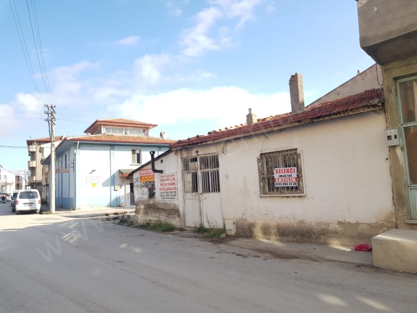 BÜYÜK HAMAM YANINDA ARSA
