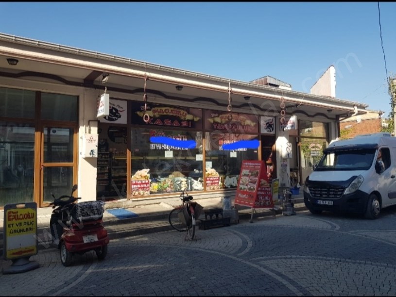 ÇARŞI MERKEZDE BUĞDAY PAZARI GİRİŞİNDE DÜKKAN
