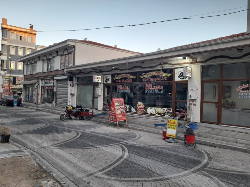 ÇARŞI MERKEZDE BUĞDAY PAZARI GİRİŞİNDE DÜKKAN