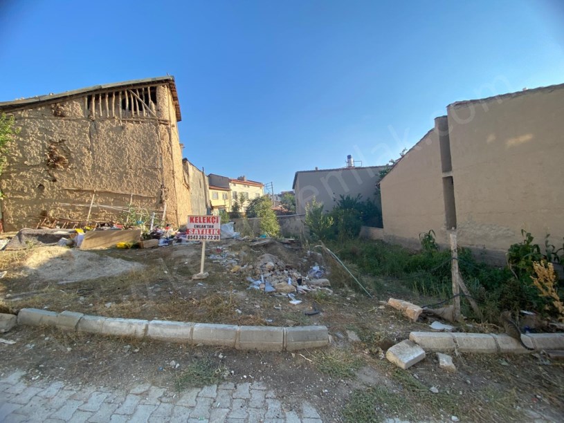 YENİCE MAHALLESİ DİBEKBAŞI SOKAKTA  2 ADET ARSA