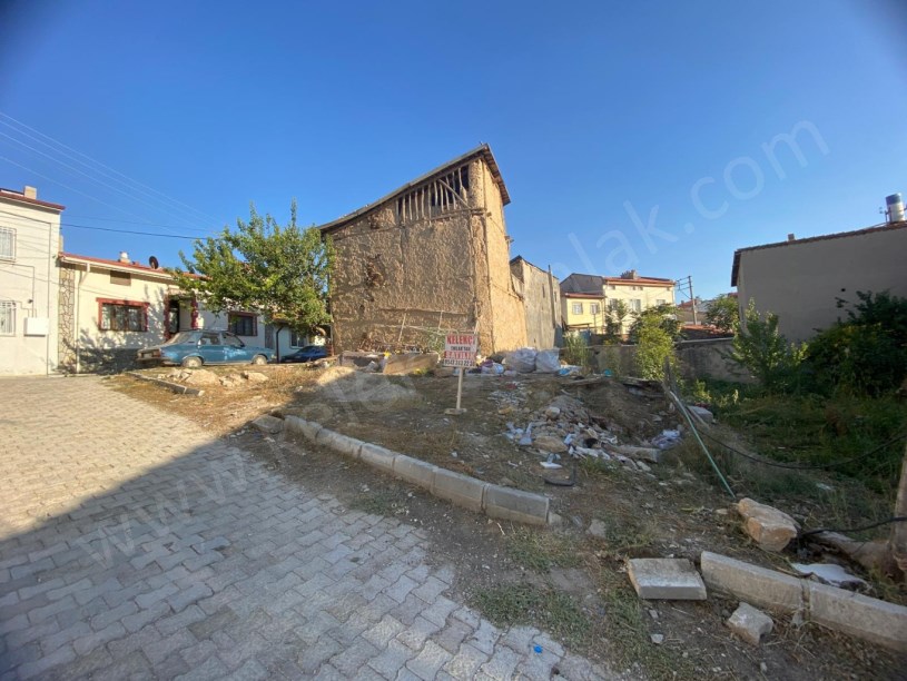 YENİCE MAHALLESİ DİBEKBAŞI SOKAKTA  2 ADET ARSA