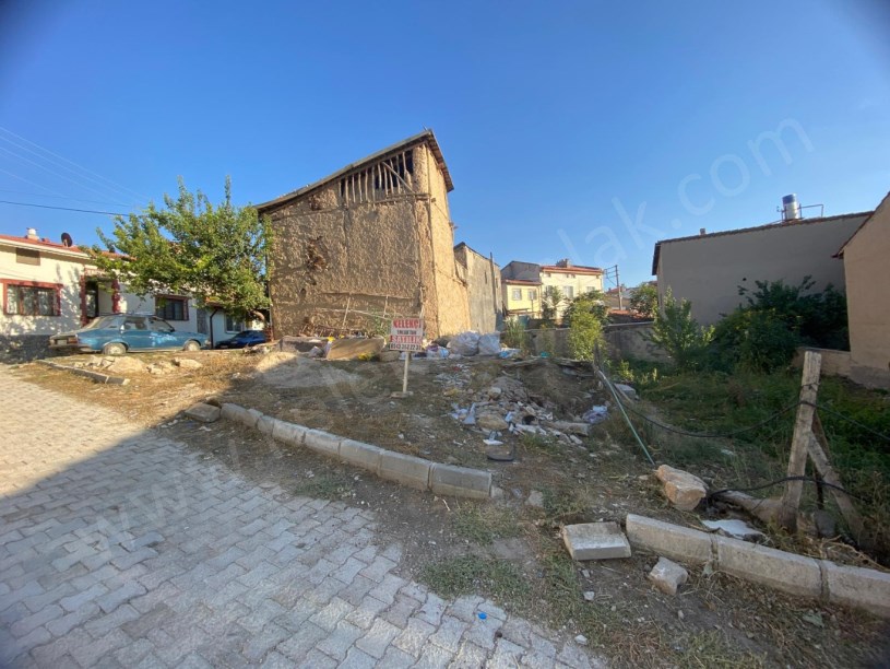 YENİCE MAHALLESİ DİBEKBAŞI SOKAKTA  2 ADET ARSA