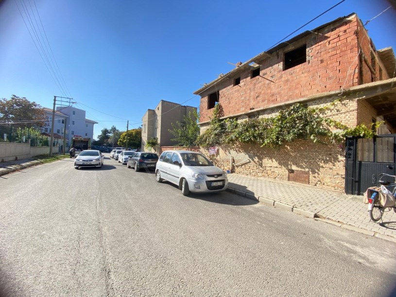 ERKMEN MAHALLESİ KORKUTBEY CADDESİNDE 2 KATLI EV+ARSA