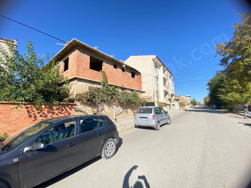 ERKMEN MAHALLESİ KORKUTBEY CADDESİNDE 2 KATLI EV+ARSA